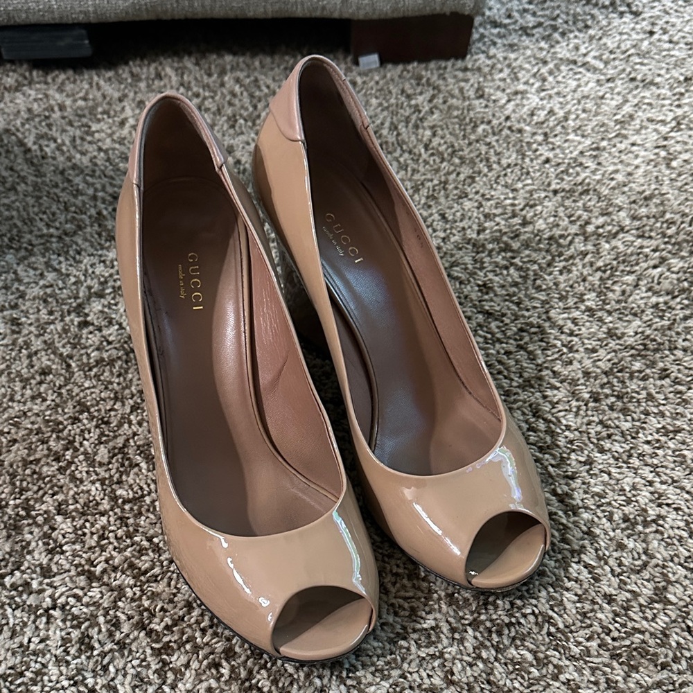 Gucci Women's Beige Peep Toe Heels